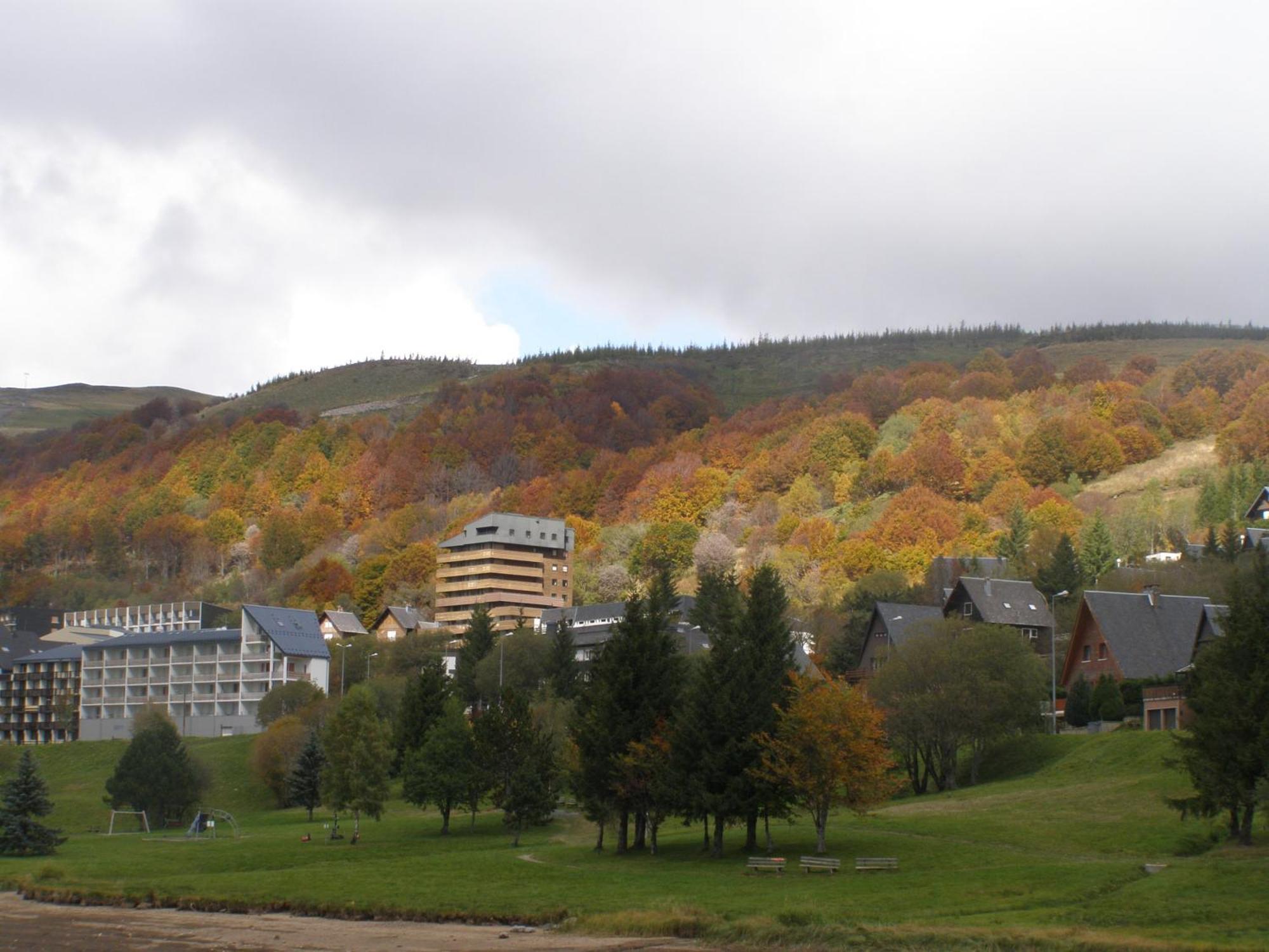 Gergovia Hotell Super Besse Exteriör bild
