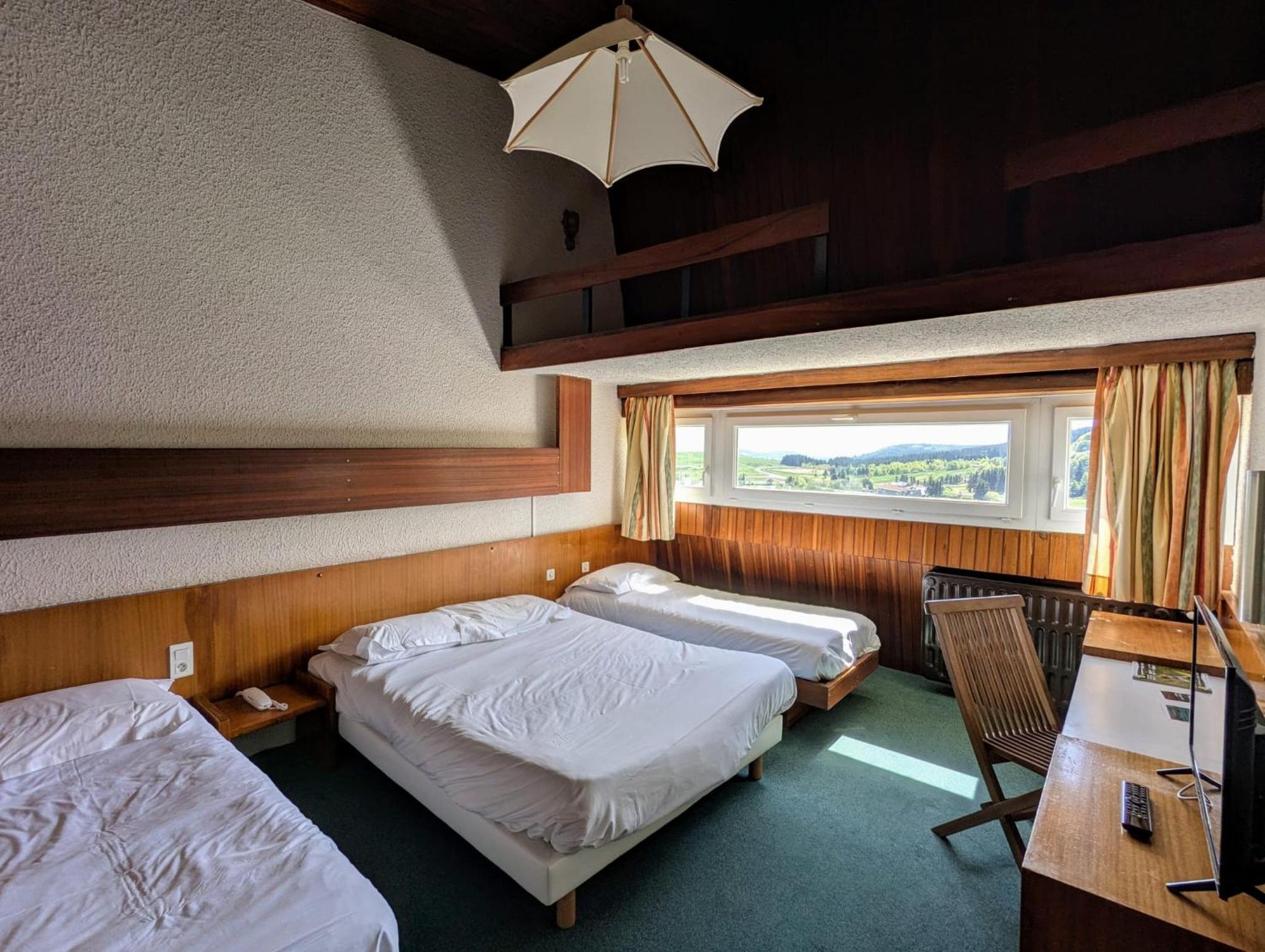 Gergovia Hotell Super Besse Exteriör bild
